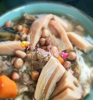 猪骨莲藕花生汤的制作方法（家常营养汤，滋润健康每一天）