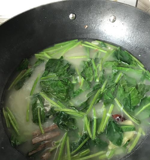 营养美味，家庭必备！以肉炒青菜，锅里香气扑鼻（营养美味，家庭必备！以肉炒青菜，锅里香气扑鼻）