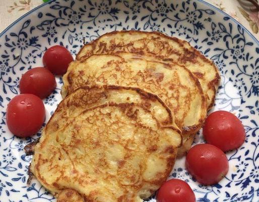 香嫩可口的杂蔬夹肉土豆饼（15个步骤教你制作完美的土豆饼，惊艳你的味蕾！）