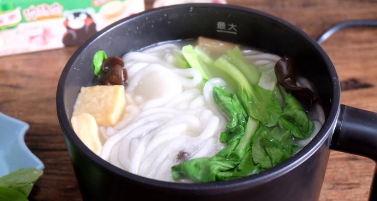 丰富多彩的杂锦土豆粉美食（探秘土豆粉的多种做法和搭配）