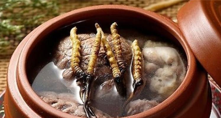野菇鸭肉肝炖饭的做法（家庭美食，健康味蕾的完美融合）