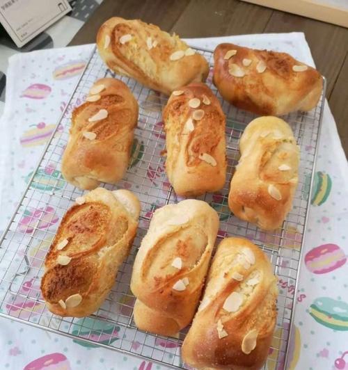 南瓜芝麻椰蓉馅面包的制作方法（营养丰富的秋季特色面包）