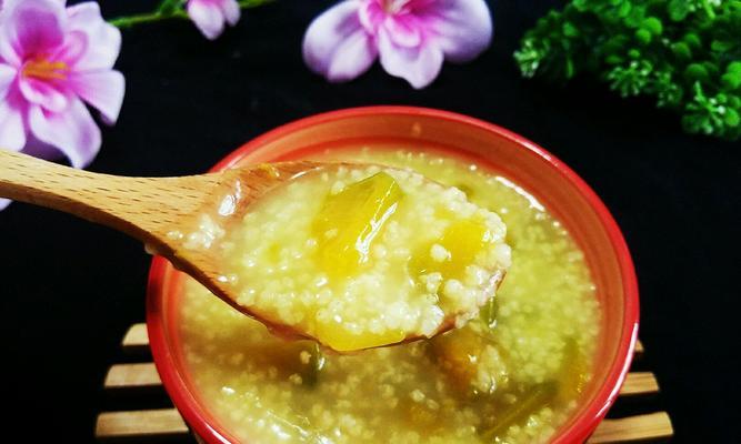 养胃小米粥，保护胃肠健康（学会这些小妙招，你也可以做出美味的小米粥！）