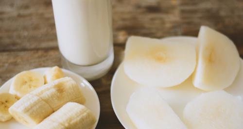 如何制作香蕉苹果醋（健康美味的自制醋/香蕉和苹果的完美结合）
