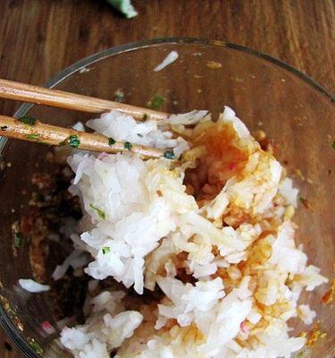 夏季祛湿的饺子好食谱（冬瓜猪肉馅儿饺子的做法）