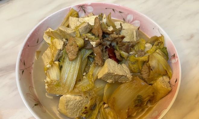 五花肉炖冻豆腐，美味又健康（以五花肉为主材）