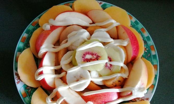 五彩水果沙拉的做法（健康美味）