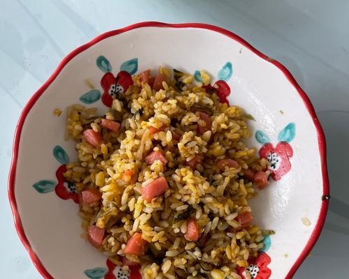 五彩火腿炒饭，翻转你的味蕾（让你的饭菜不再单调）