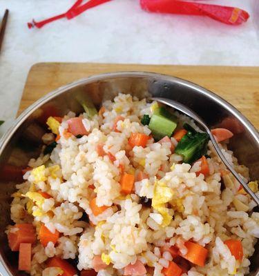 独具特色的炒饭美食（以食材搭配与火候掌握为关键）