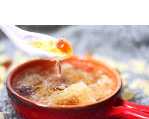 桃胶皂角米雪燕炖银耳，滋补美味健康营养全覆盖（传统食谱再升级）