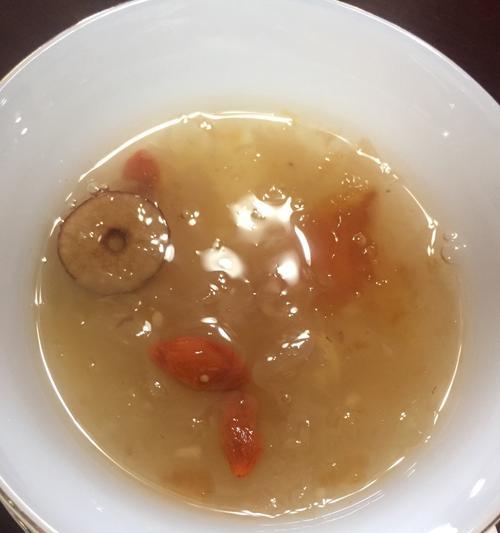 桃胶小米汤的做法与食用方法（营养美味）