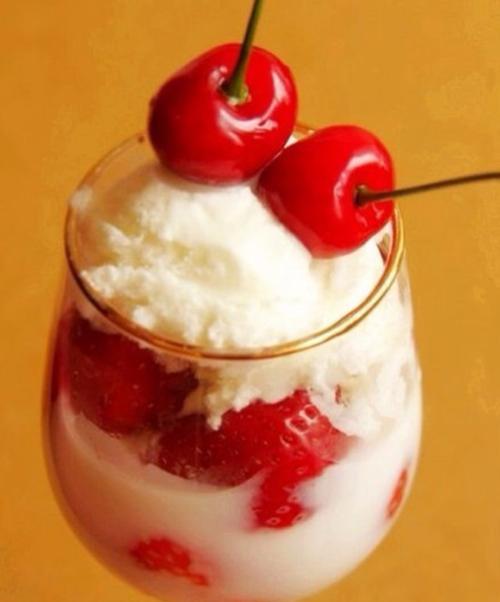 自制奥利奥酸奶雪糕教程（健康美味）