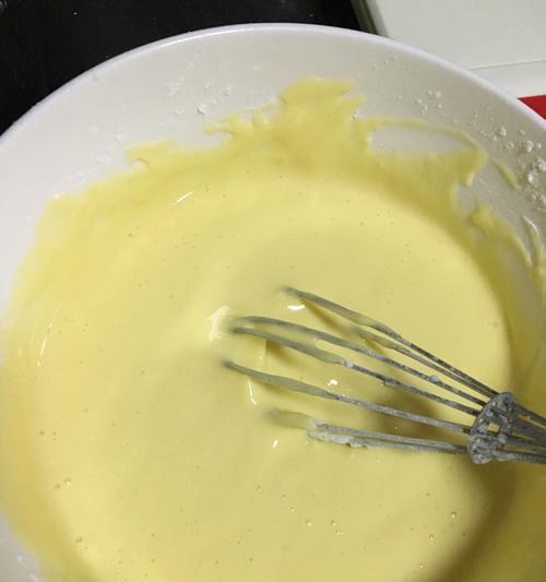 做出美味八寸无油酸奶蛋糕的方法（轻松学会制作）
