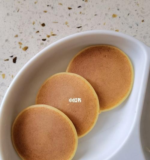 学会做酸奶蜂蜜松饼——自制营养早餐的简单方法（15个步骤教你做出美味又健康的早餐）
