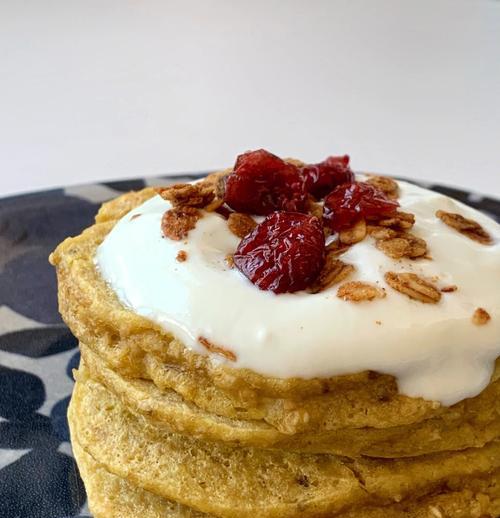 学会做酸奶蜂蜜松饼——自制营养早餐的简单方法（15个步骤教你做出美味又健康的早餐）