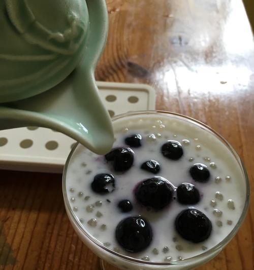清凉夏日，尝一杯水蜜桃椰汁牛奶西米露（做法简单）