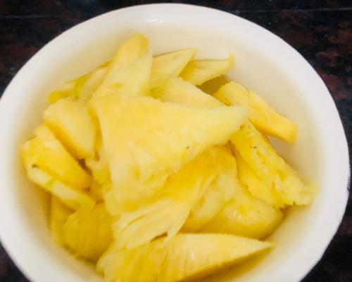 做一道清凉美食——水果拼盘鹦鹉菠萝凤梨（美味可口）