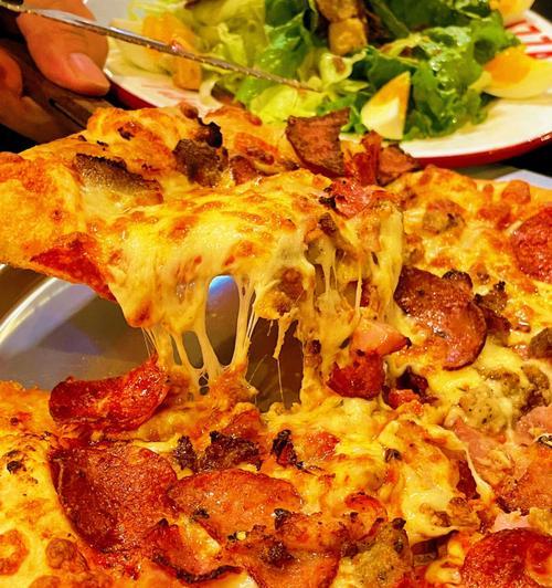 水果与披萨的完美结合，瞬间点燃你的味蕾（水果与披萨的完美结合）