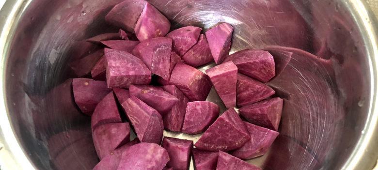 双色紫薯枸杞手撕吐司面包的做法（用紫色食材制作营养美味的手撕面包）