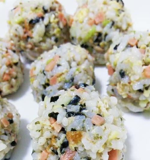 双色绝味海苔饭团——美食的艺术品（教你手把手做出味道的海苔饭团）