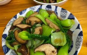 上海青炒香菇的做法（简单易学的家常小菜）