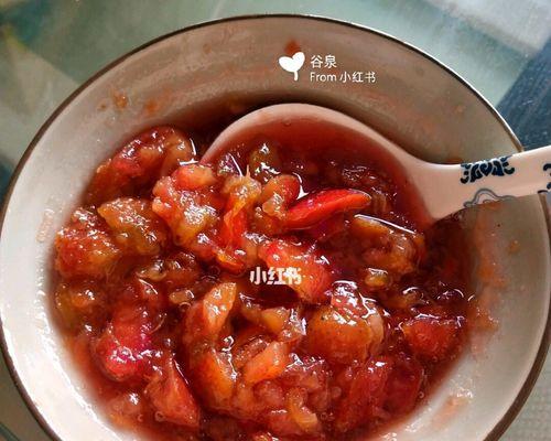 制作美味健康的山楂红枣果酱（以天然食材）