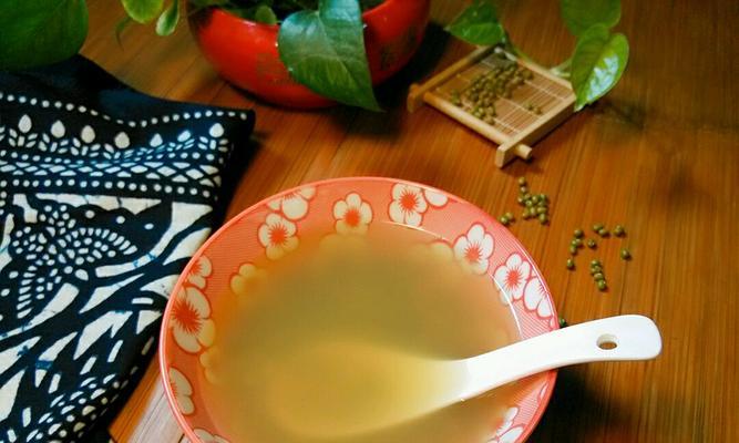 山楂百合绿豆汤，清热降火的夏日好饮（健康美味）