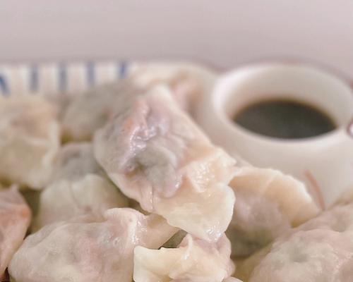 山菜猪肉水饺（掌握山菜猪肉水饺的制作技巧）