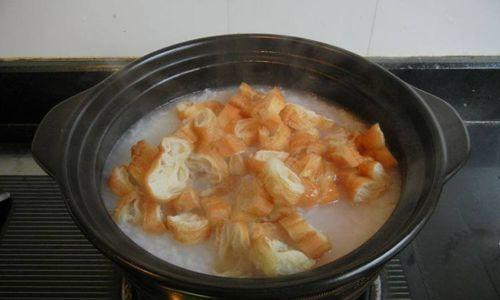 砂锅虾肉粥的制作方法，让你也能在家享受美味的味蕾盛宴（砂锅虾肉粥的制作方法）