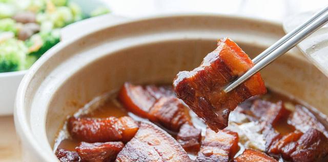 砂锅清串丸子炖菜——传统美食的经典创新