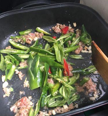 美味肉末四季豆丁的做法（简单易学的家常菜）