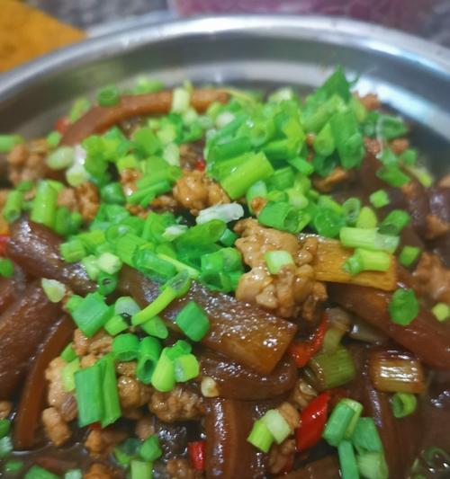 美味可口的肉末茄子煲（口感鲜美）