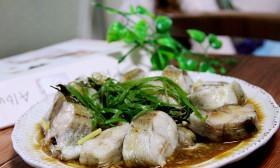 香菇蒸鳕鱼的做法（美味营养的家常菜）