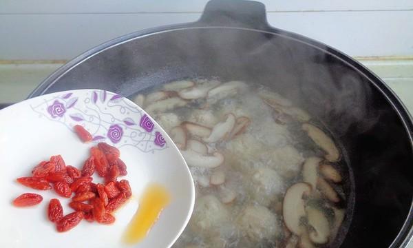 美味健康的香菇丸子汤（家常清淡）