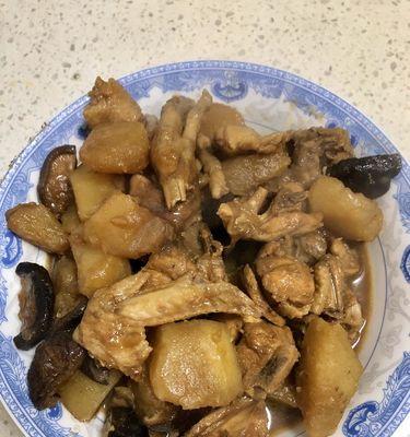 清蒸香菇鸡块的制作方法（简单易学的健康美食/清蒸美味）