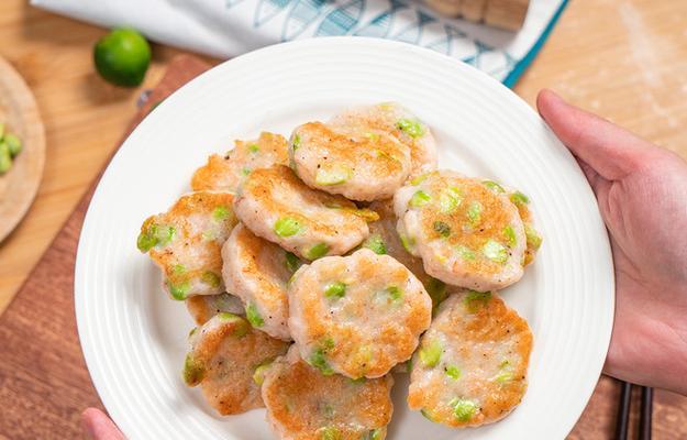 自制宝宝虾饼的美味做法（让宝宝爱上营养美味的虾饼）