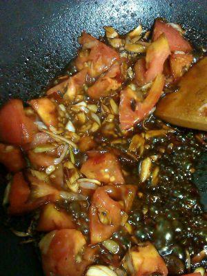 鱼香茄子香菇丁，融合多重口感的美食享受（以茄子为主角）