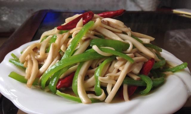 以鱼胶蚝油杏鲍菇的烹饪艺术（创新美食菜谱-营养丰富的海味健康料理）