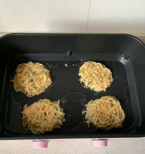 香脆土豆丝饼的制作方法（传统美食回归）