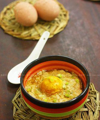 美味可口的咸鸭蛋蒸肉饼（体验独特的味道和口感）