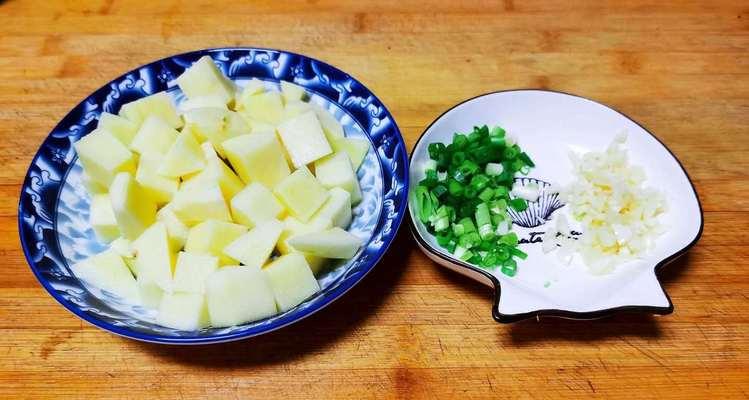 健康好味道，以西红柿土豆骨汤为你保健（美味鲜香）