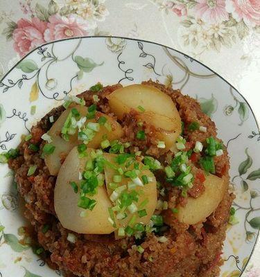 土豆蒸肉的做法（简单易学）