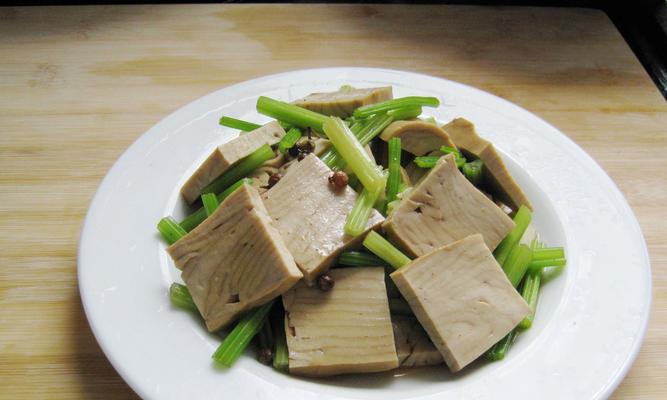 家常美食，土豆丝炒豆腐干（健康美味）