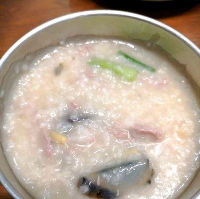 土豆瘦肉粥——营养美味的健康食谱（用简单食材打造的温暖健康早餐）