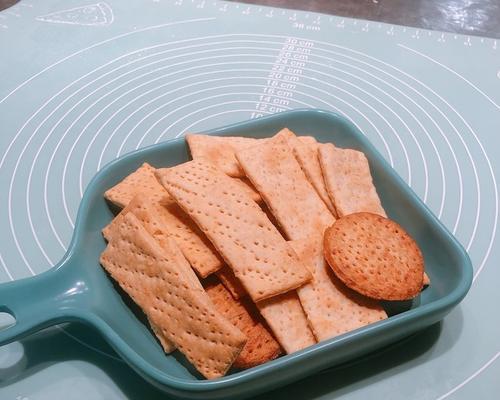 学会做苏打饼，轻松享受美食乐趣（分享经典苏打饼的制作方法及其变化花样）