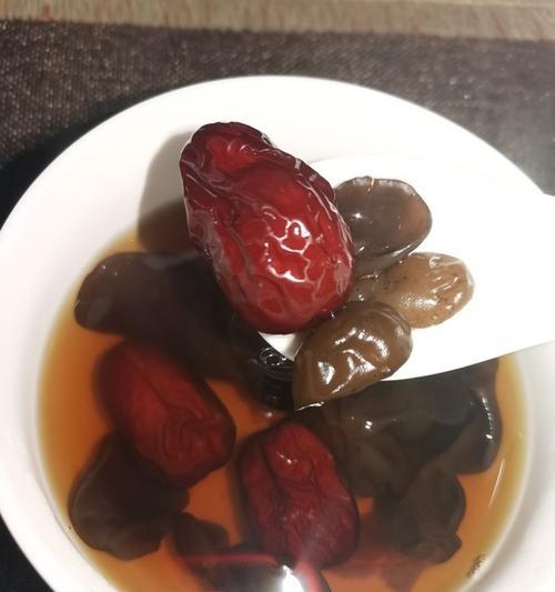 家常美食，松茸排骨木耳汤（滋补养生）