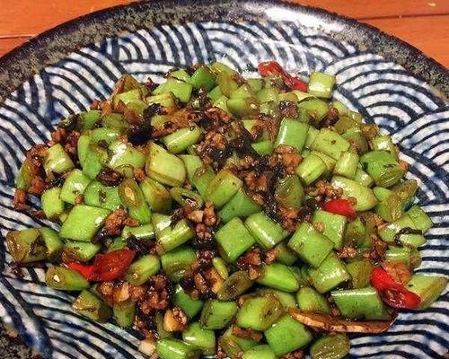 四季豆炒肉粒，美味佳肴享受秋日（传统佳肴变身健康菜品）