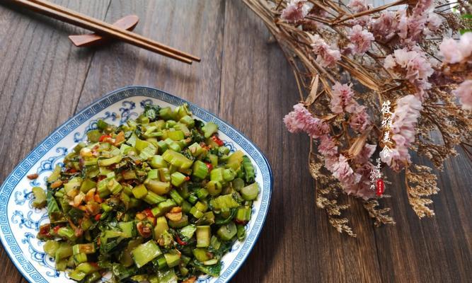 四川冲菜炒版，辣味飘香的经典美食（家庭做法分享）