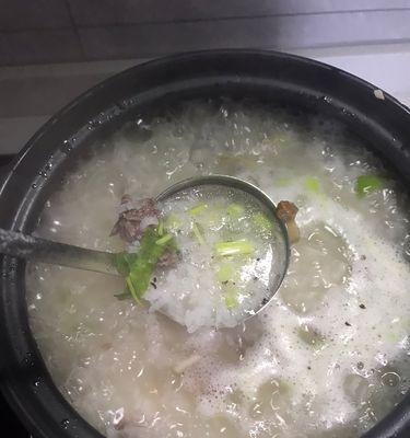 以石斛南瓜砂锅粥为主的健康美食（美味营养）