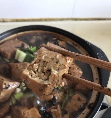 肉燥炖豆腐的做法（传统美食）